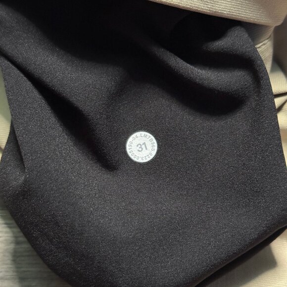 Lululemon Men's Commission Classic-Fit Short 9" *Warpstreme - Tan Brown - Picture 5 of 8